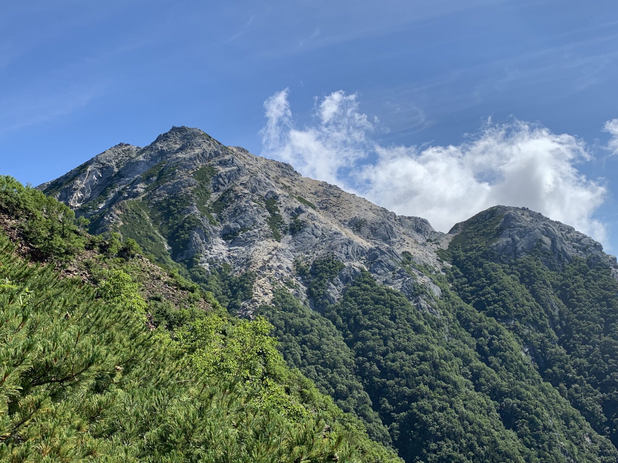 【甲斐駒ヶ岳】百名山11 白い山体が美しい南アルプスの名峰